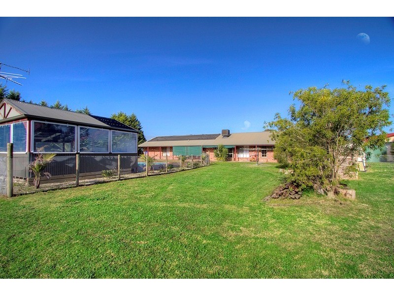 7 Earlston Circuit, Cranbourne VIC 3977