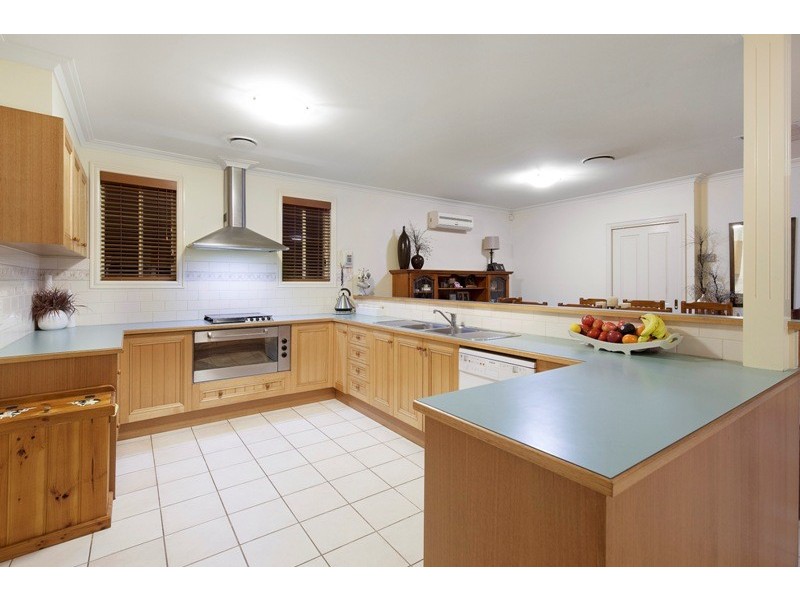 17 Wood Road, Narre Warren South VIC 3805