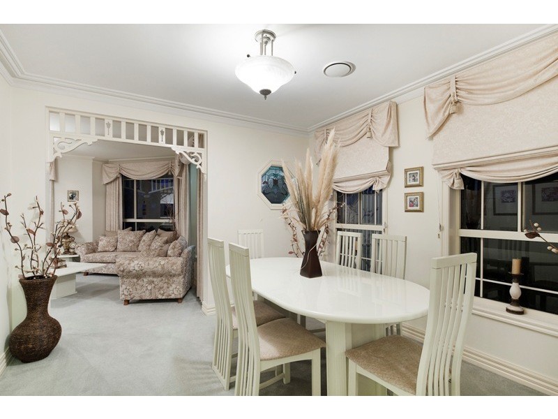 17 Wood Road, Narre Warren South VIC 3805