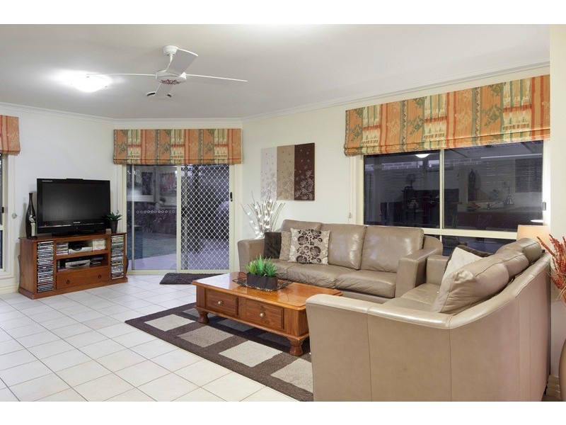 17 Wood Road, Narre Warren South VIC 3805