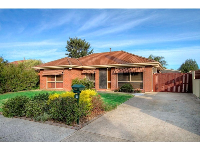 16 Greenacre Crescent, Narre Warren VIC 3805