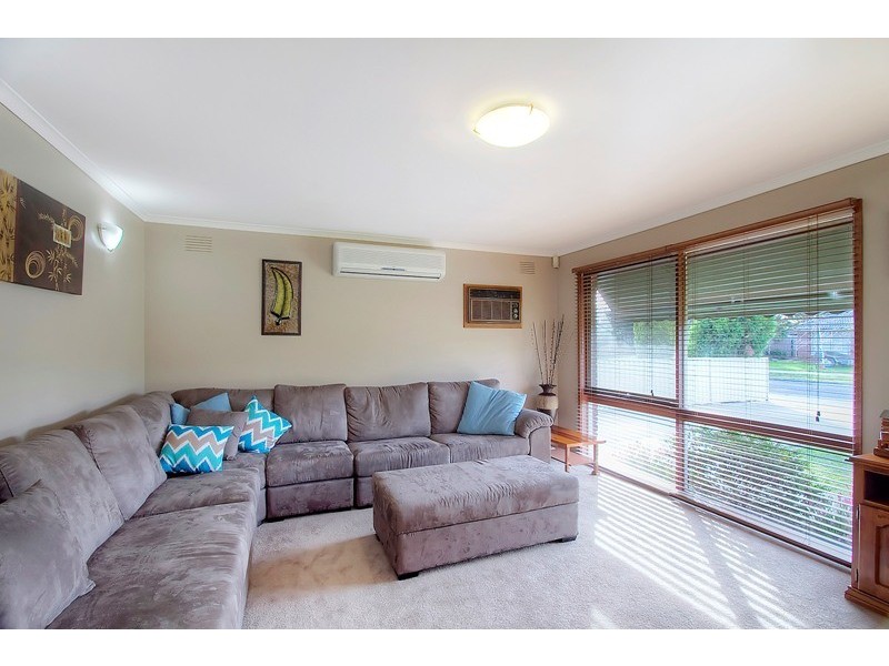 16 Greenacre Crescent, Narre Warren VIC 3805