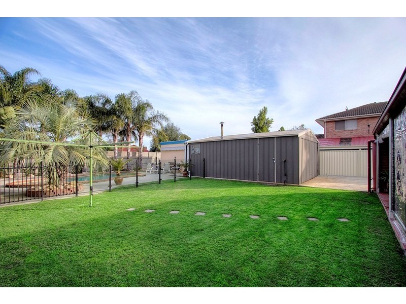 16 Greenacre Crescent, Narre Warren VIC 3805