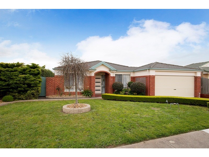 18 Cromford Crescent, Narre Warren South VIC 3805