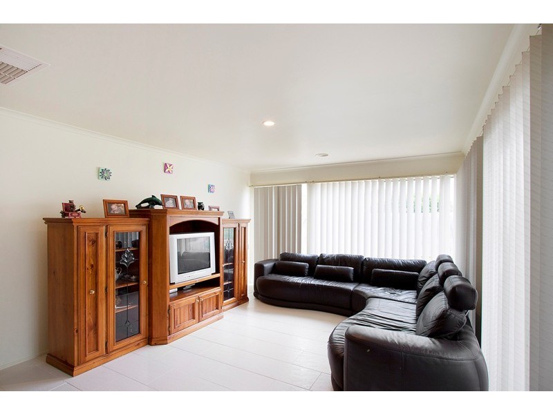 18 Cromford Crescent, Narre Warren South VIC 3805