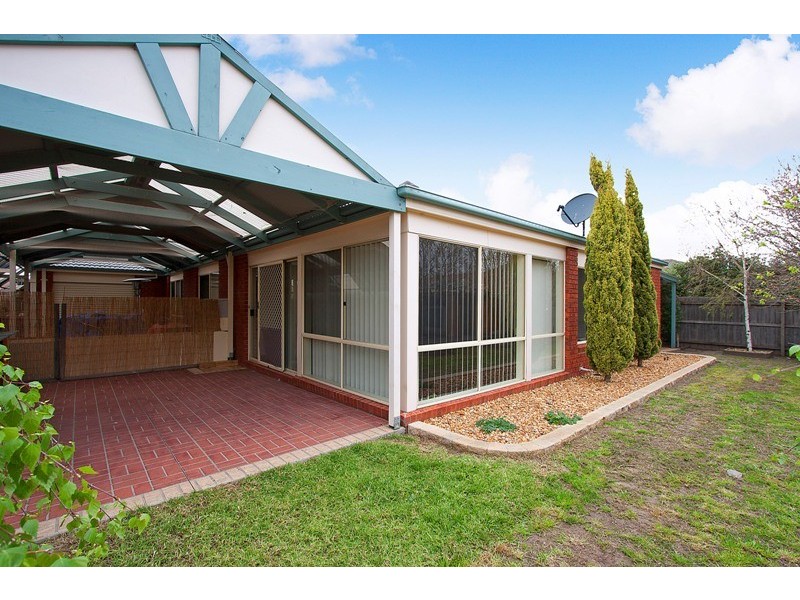 18 Cromford Crescent, Narre Warren South VIC 3805