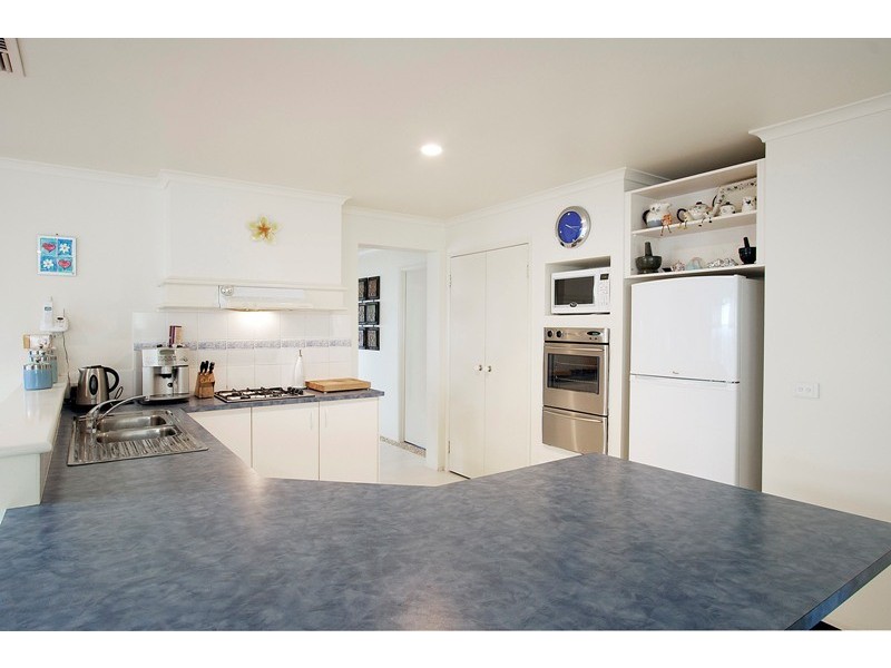 18 Cromford Crescent, Narre Warren South VIC 3805