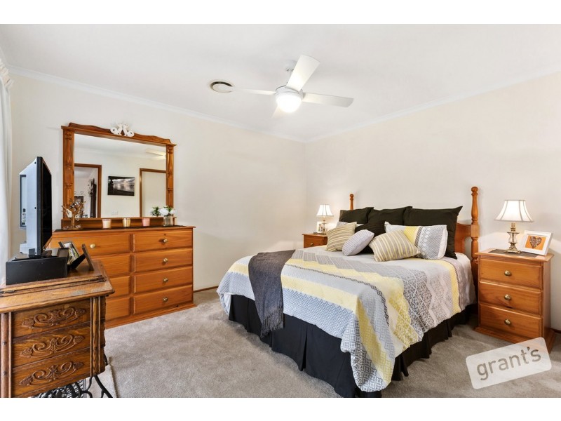 33 Ellenvale Drive, Narre Warren VIC 3805