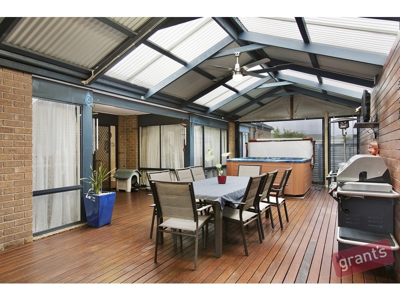 28 Ernest Crescent, Narre Warren South VIC 3805