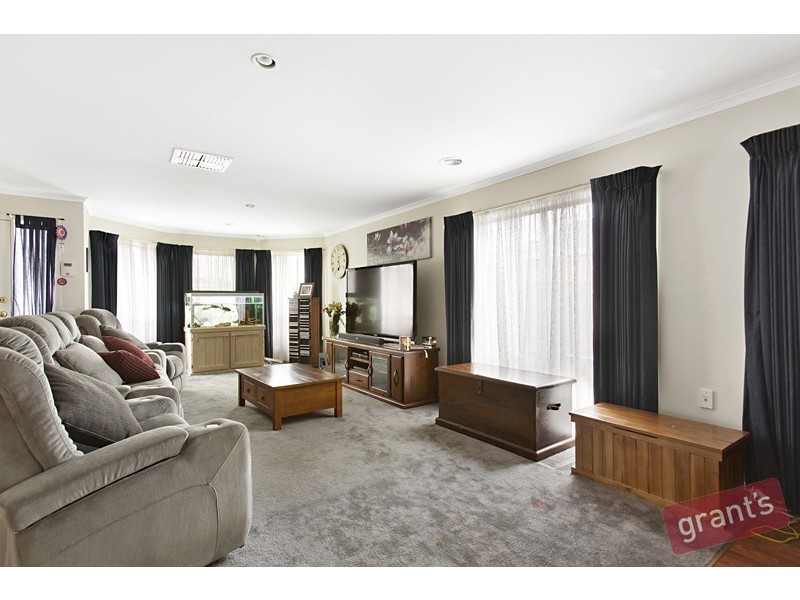 28 Ernest Crescent, Narre Warren South VIC 3805