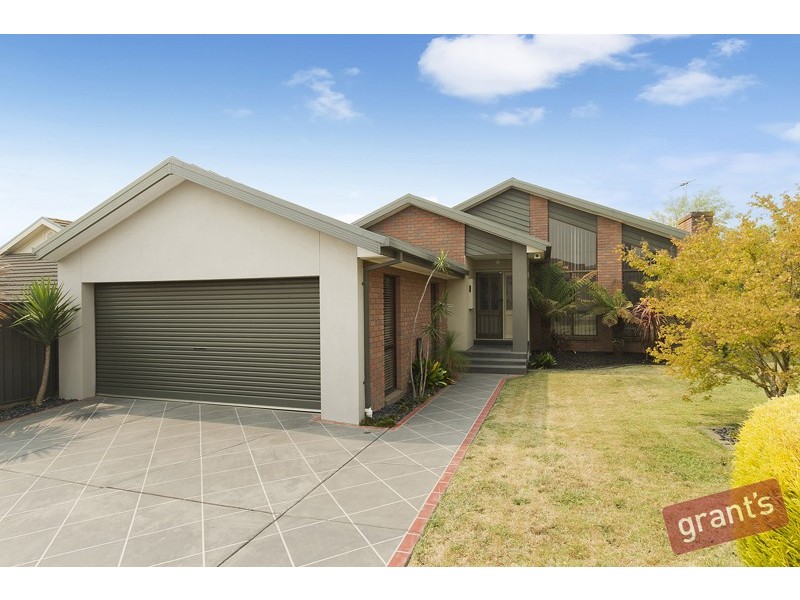 4 Scoble Place, Narre Warren VIC 3805