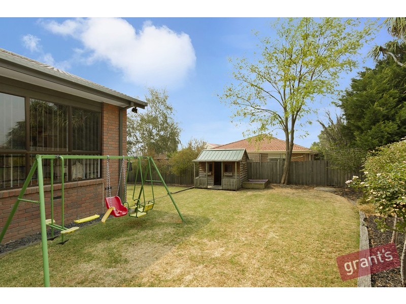 4 Scoble Place, Narre Warren VIC 3805