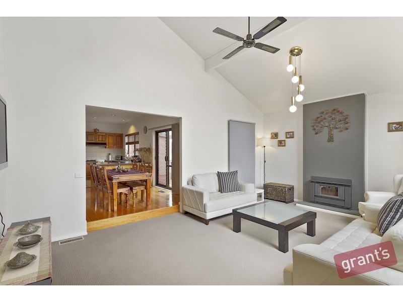 4 Scoble Place, Narre Warren VIC 3805