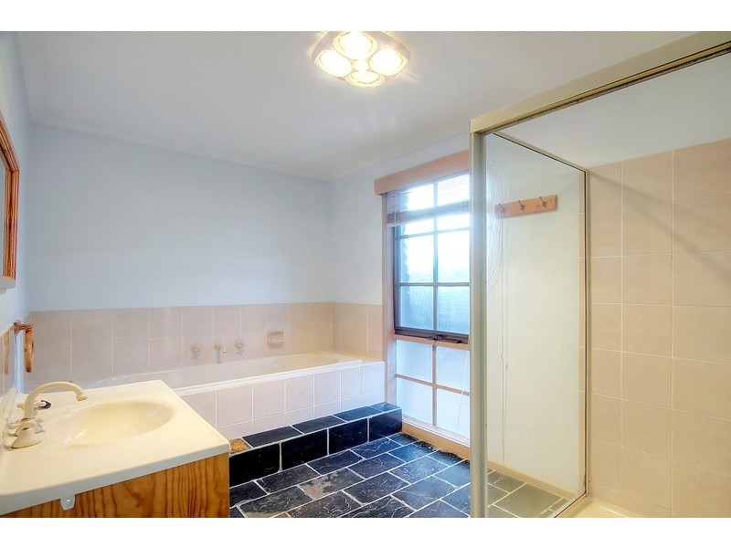 19 Poorinda Rise, Narre Warren VIC 3805