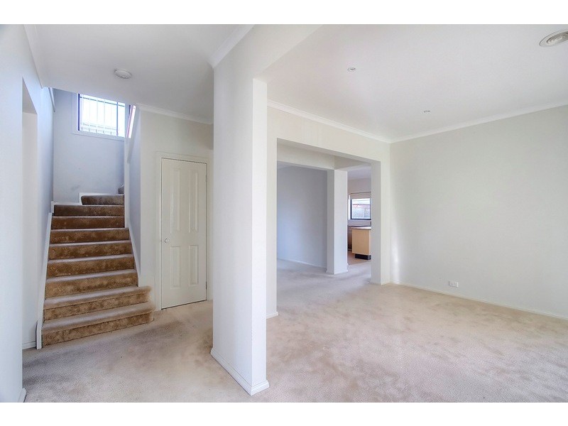 21 Amhurst Drive, Narre Warren South VIC 3805