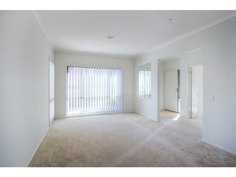 21 Amhurst Drive, Narre Warren South VIC 3805