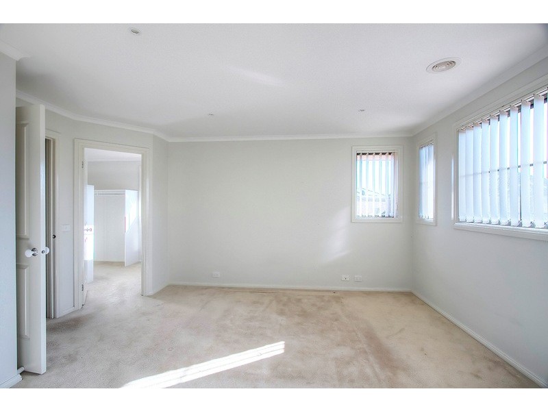 21 Amhurst Drive, Narre Warren South VIC 3805