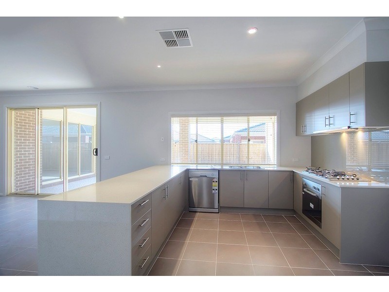 3 Gabitt Street, Cranbourne East VIC 3977