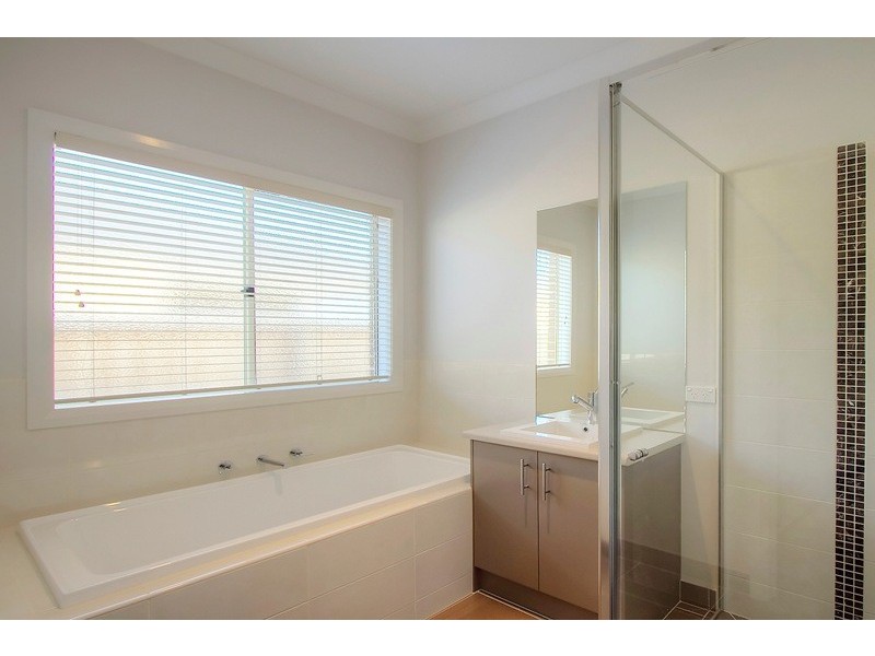 3 Gabitt Street, Cranbourne East VIC 3977