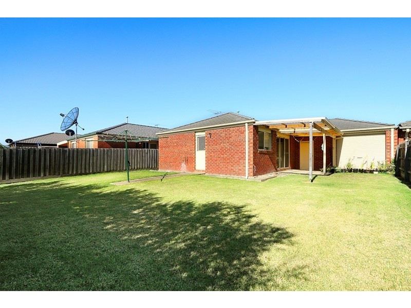 3 Glenora Way, Hampton Park VIC 3976