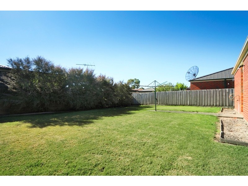 3 Glenora Way, Hampton Park VIC 3976
