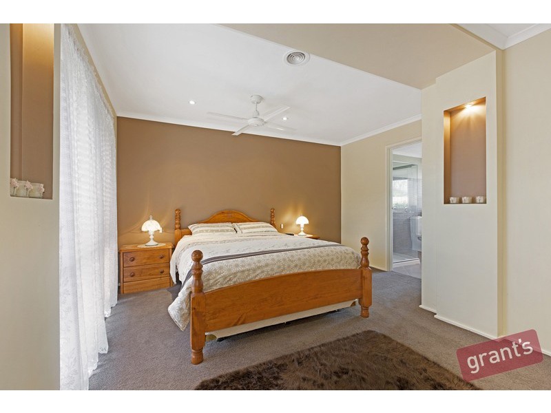 4 Antonietta Place, Narre Warren VIC 3805