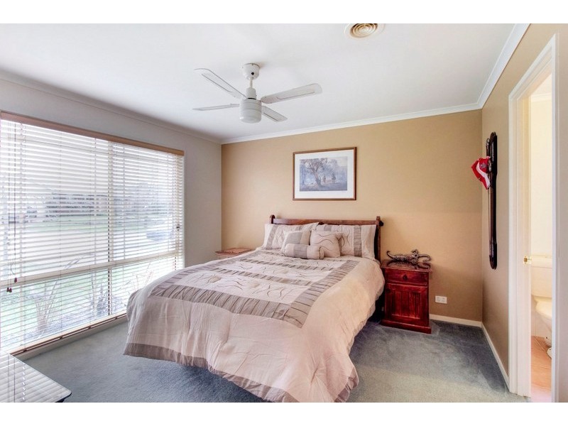 5 Amos Court, Narre Warren South VIC 3805
