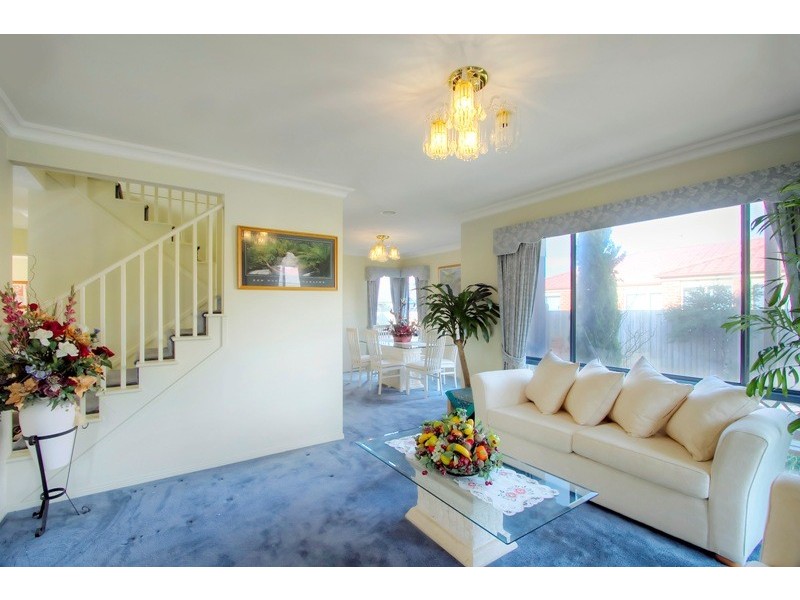 53 Sallybrook Circuit, Narre Warren VIC 3805