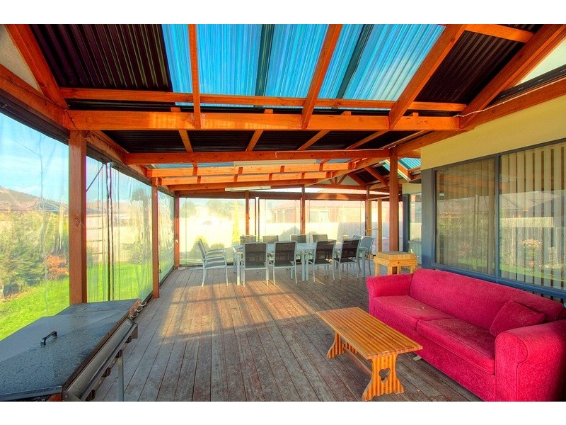 53 Sallybrook Circuit, Narre Warren VIC 3805