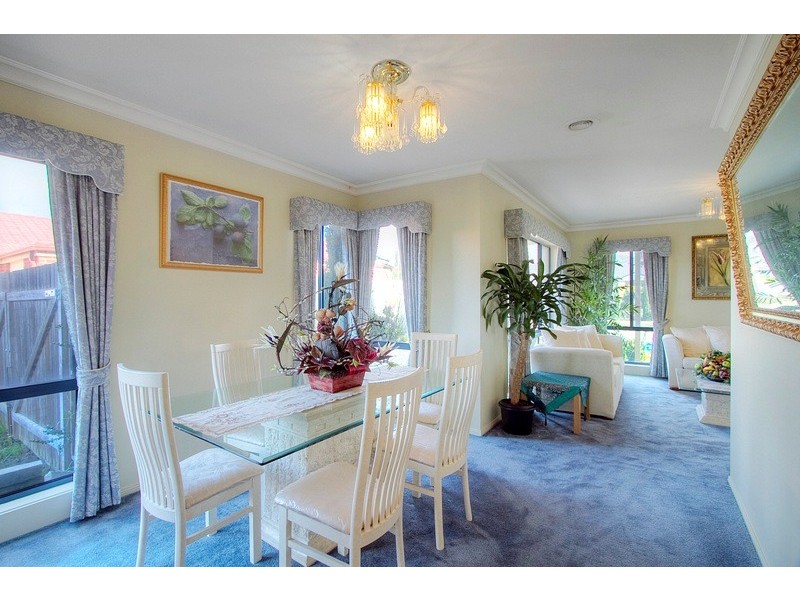 53 Sallybrook Circuit, Narre Warren VIC 3805