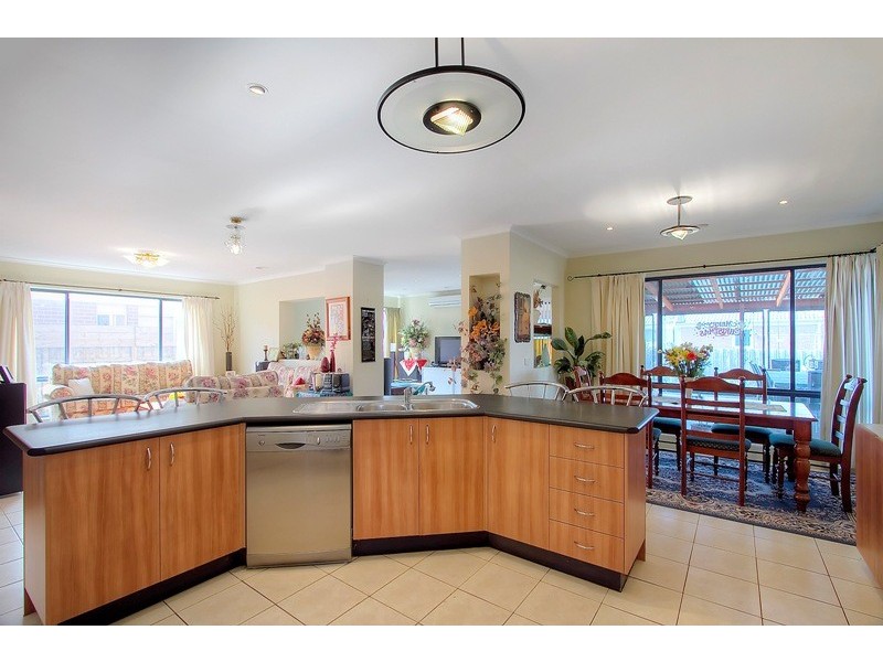 53 Sallybrook Circuit, Narre Warren VIC 3805