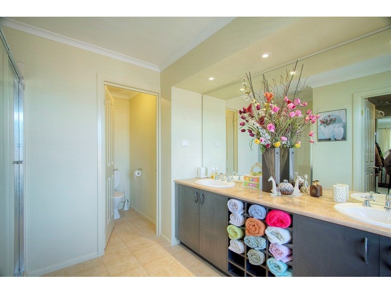 53 Sallybrook Circuit, Narre Warren VIC 3805