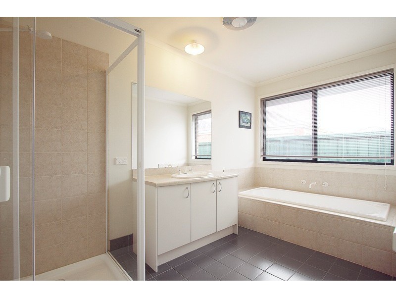 67 Sherwood Road, Narre Warren South VIC 3805