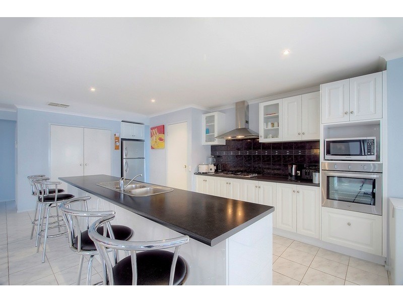 5 Kingsley Court, Lynbrook VIC 3975