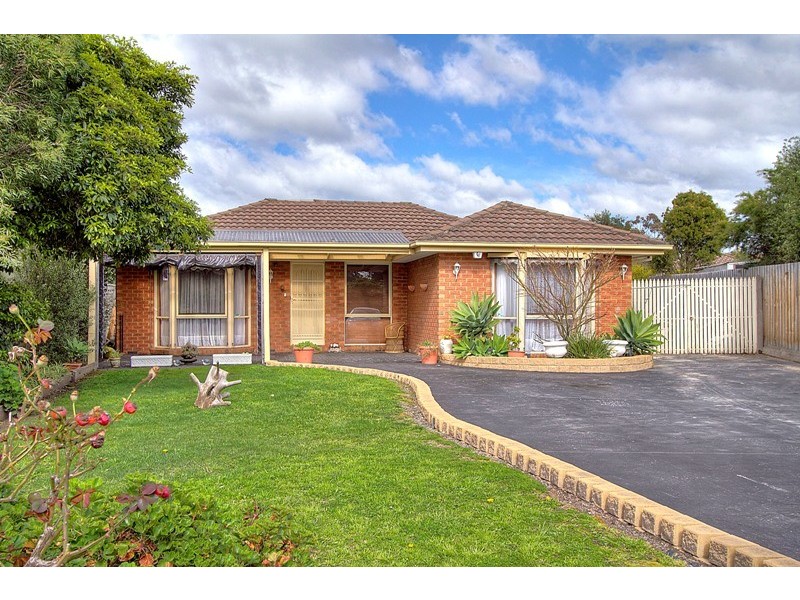 17 Mollisons Hill, Hampton Park VIC 3976