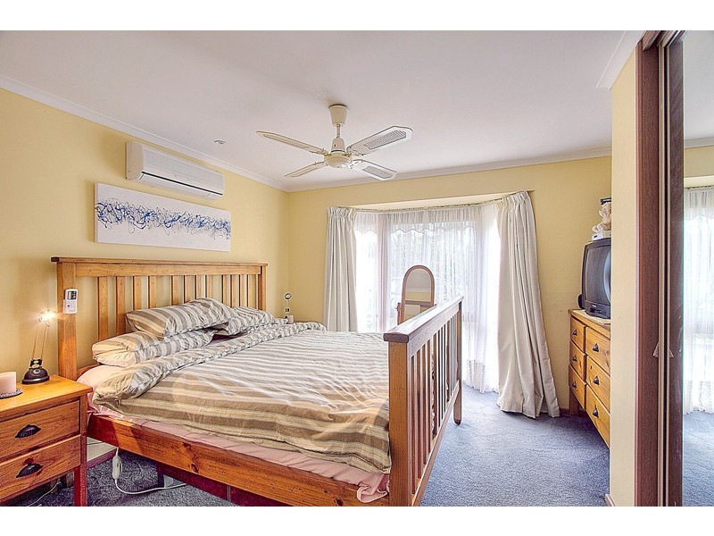 17 Mollisons Hill, Hampton Park VIC 3976