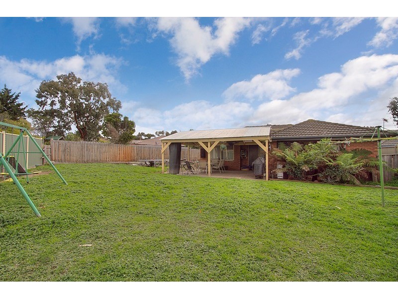 17 Mollisons Hill, Hampton Park VIC 3976