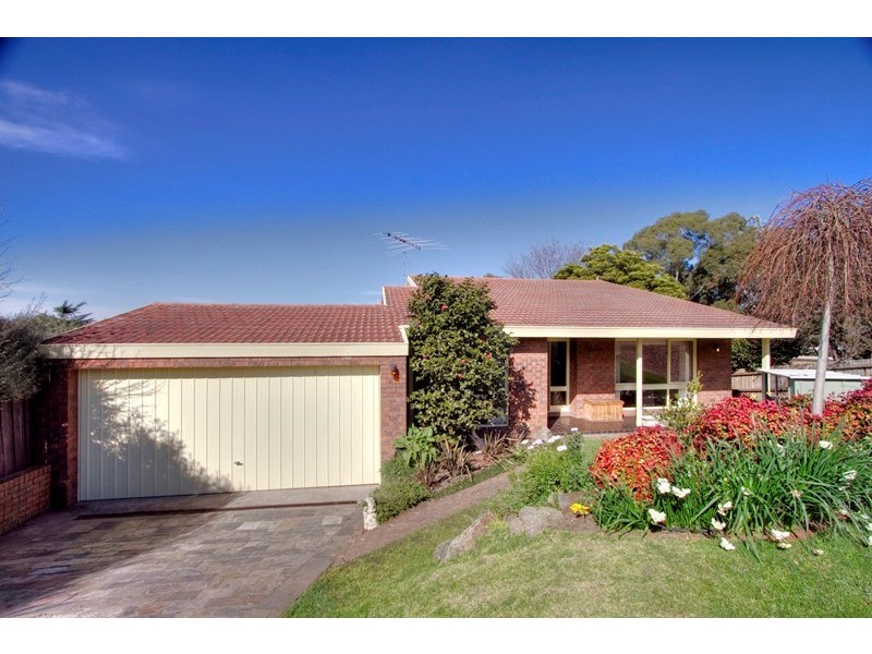 1 Outlook Drive, Berwick VIC 3806