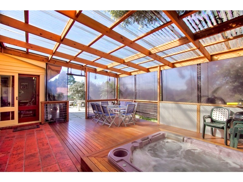 1 Outlook Drive, Berwick VIC 3806