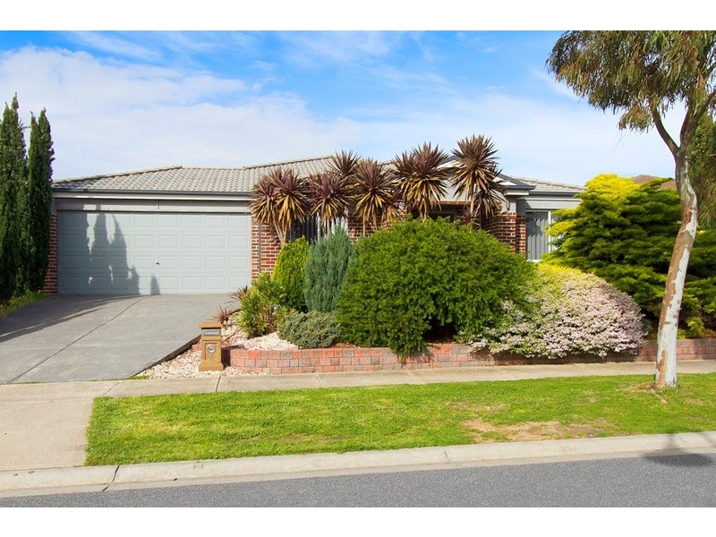 8 Longfield Way, Narre Warren South VIC 3805