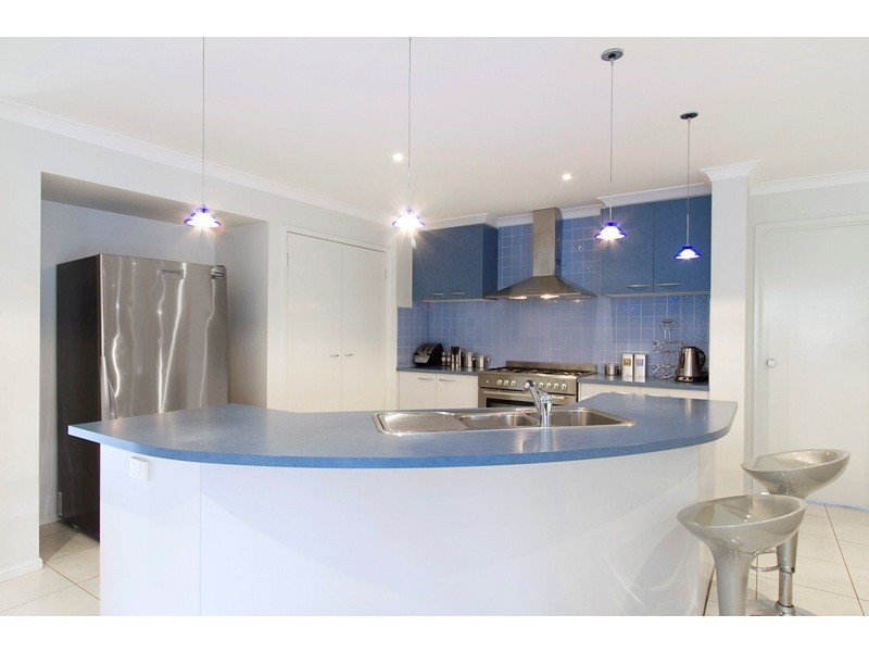 8 Longfield Way, Narre Warren South VIC 3805