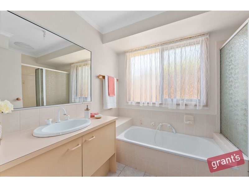 11 Shinners Avenue, Narre Warren VIC 3805