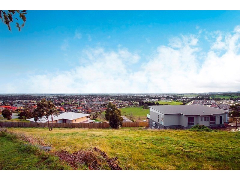 37 Highland Drive, Pakenham VIC 3810