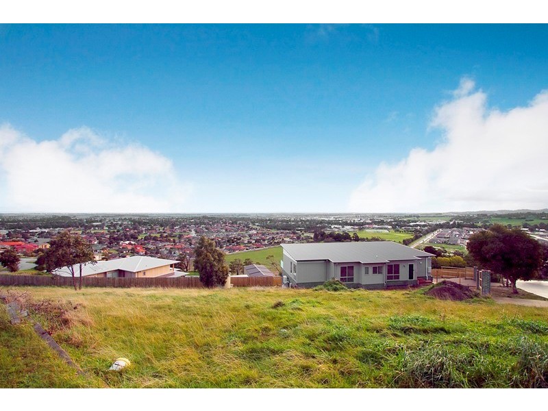 37 Highland Drive, Pakenham VIC 3810