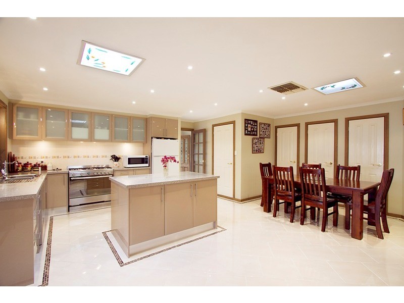 32 Ellenvale Drive, Narre Warren VIC 3805