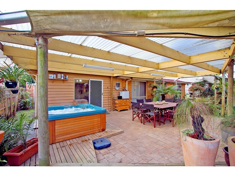 32 Ellenvale Drive, Narre Warren VIC 3805