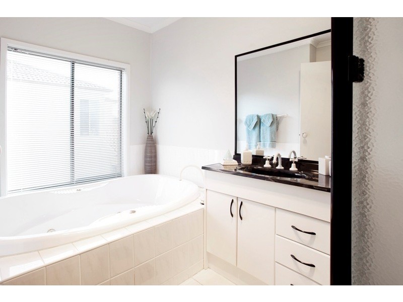 4 Finbar Court, Narre Warren South VIC 3805