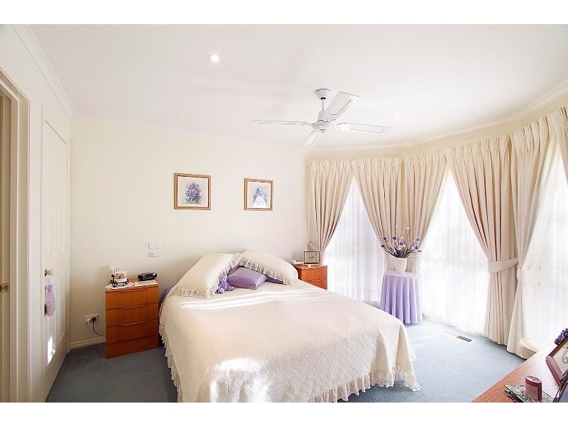 15 Seattle Square, Narre Warren VIC 3805