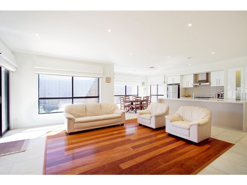 19 Locarno Place, Narre Warren South VIC 3805