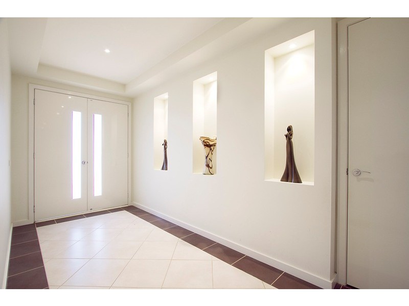 19 Locarno Place, Narre Warren South VIC 3805